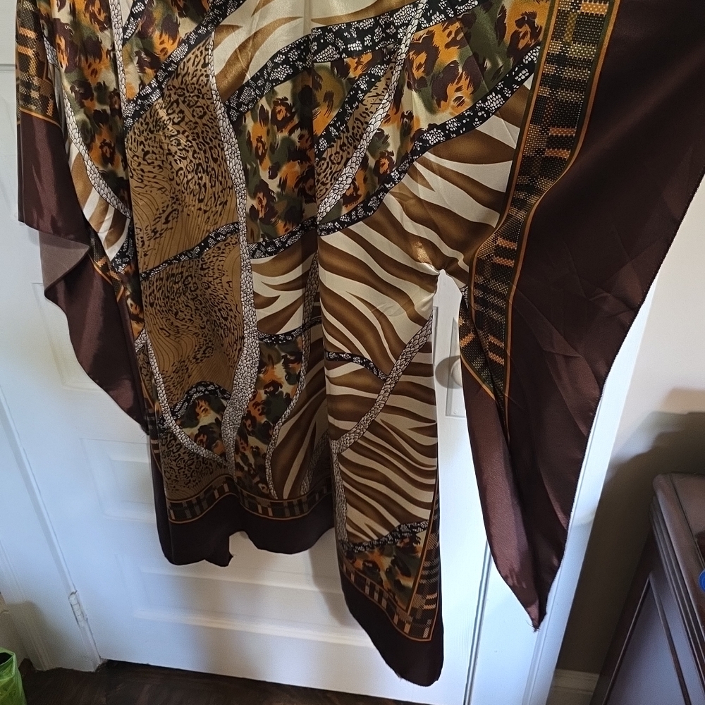 Skemo Exotic Pattern Scarf with Brown and Black
